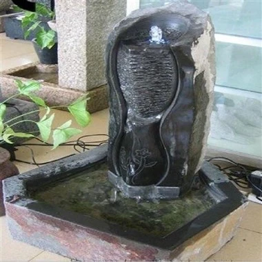 Sou entènèt jwèt Stone Fountain Andedan kay la